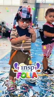 🎭✨ O Bailinho de Carnaval do INSP foi pura alegria! 🎉🥳
Da Educação Infantil ao 5º ano, nossos alunos viveram momentos de muita animação em um bloquinho repleto de cores, criatividade e sorrisos. 🎊🎶 Fantasias caprichadas, serpentinas no ar e música animando cada passo transformaram a escola em um verdadeiro palco de celebração!
Entre marchinhas, dança e muita interação, a folia reforçou o que acreditamos: aprender também é viver experiências felizes, cheias de movimento e significado. 🌟💃🕺
Foi um dia especial, marcado pela união, pela leveza e pela alegria contagiante das nossas crianças!
#CarnavalINSP #BailinhoINSP #FoliaNaEscola
#EducaçãoComAlegria #MomentosQueMarcam
#INSP #DiversãoQueEduca #INSPofuturoéhumano