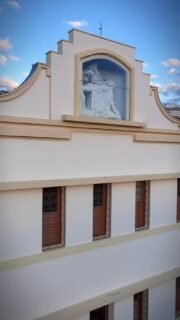 Rede Piedade de Educação: visão de futuro há 134 anos
A Rede Piedade realizou, em Belo Horizonte, um encontro estratégico com as equipes financeiras, diretoras e gestoras, voltado ao fortalecimento da sustentabilidade e da gestão integrada das unidades.
O encontro promoveu o alinhamento de rotinas, estratégias e decisões com olhar sistêmico para o futuro da Rede, sob a condução da Madre Teresa Cristina Leite.
Além dos aspectos contábeis e administrativos, foi trabalhada também a linguagem institucional e de marketing, com foco em uma comunicação clara, coerente e capaz de transmitir com verdade o valor da proposta educativa às famílias.
Seguimos fortalecendo nossa atuação, com responsabilidade, unidade e propósito.