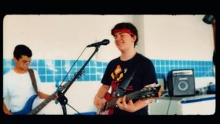 A nossa escola respira arte e protagonismo! 🎨🎶

Como parte de uma atividade de incentivo à cultura musical, nossos alunos do INSP Max participaram de uma imersão artística única. A convite do Professor Kelly e sob a orientação da nossa professora de música, Cristina, a turma vivenciou, na prática, elementos como interpretação, ritmo e performance.

O projeto ganhou vida com o talento da banda "Os Galáticos", formada por nossos alunos, que assumiram o instrumental do clássico “Bete Balanço”, enquanto os demais estudantes integraram uma plateia ativa e vibrante. Muito além das notas, a experiência valorizou a cultura nacional e promoveu a união do grupo, criando uma conexão incrível entre gerações. 🎸✨

Confira o resultado desse momento que celebra o talento e a entrega dos nossos jovens artistas! 🤘🎤

#Educação #Música #BarãoVermelho #INSPMax #RiodeJaneiro