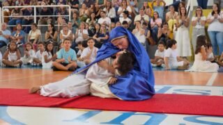 👑💙 Entre flores, orações e muitos sorrisos, nossos alunos do INSP Kids e INSP Júnior viveram um momento cheio de significado na Coroação de Maria.

Com muita delicadeza e carinho, as crianças participaram de homenagens à Nossa Senhora, aprendendo sobre fé, amor e devoção de uma forma especial e emocionante. 🌸🙏🏻

✨ Cada gesto, música e pedido apresentado mostrou que Maria, conhecida por tantos nomes diferentes, é sempre símbolo de acolhimento, proteção e esperança para todos nós.

Uma celebração marcada pela pureza da infância e pelos valores que cultivamos diariamente em nossa comunidade escolar. 🌟

Confira alguns registros desse momento tão bonito!

#CoroacaoDeMaria #INSPKids #INSPJunior #Fé #Devoção MãeMaria INSP SouMaisINSP MaioMariano EducaçãoComValores