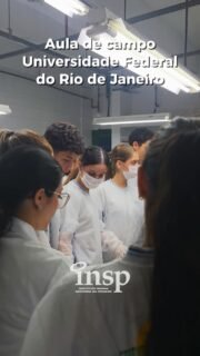 🧬🔬 Vivência universitária, ciência e descobertas na prática!

Os alunos do INSPVest participaram de uma visita imersiva à Universidade Federal do Rio de Janeiro, em uma experiência realizada por meio da parceria entre o INSP e professores do Instituto de Ciências Biomédicas da UFRJ. 💙

Durante a visita, os estudantes tiveram contato com atividades de pesquisa, ensino e extensão, aproximando os conteúdos aprendidos em sala de aula das experiências vividas dentro da universidade.

Mais do que conhecer os espaços da UFRJ, a vivência contribui para o processo de escolha profissional, despertando sonhos, ampliando horizontes e fortalecendo projetos de vida. ✨

#INSPVest #UFRJ #Ciência #VivênciaUniversitária #ProjetoDeVida INSP EducaçãoQueTransforma