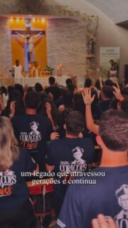 Há 134 anos, uma semente de fé, coragem e serviço começava a florescer.
Em 28 de agosto de 1892, Monsenhor Domingos Evangelista Pinheiro fundava a Congregação das Irmãs Auxiliares de Nossa Senhora da Piedade. Desde então, essa missão atravessa gerações, transformando vidas por meio da educação, do cuidado, da fraternidade e do compromisso com aqueles que mais precisam.
São 134 anos de Irmãs que ensinaram, acolheram, cuidaram, abriram caminhos e fizeram da própria vida uma expressão concreta do Evangelho.
O tempo passou, a missão cresceu e alcançou novos lugares, mas sua essência permanece: servir com fé, cuidar com amor e acreditar no valor de cada vida.
Hoje celebramos uma história que continua sendo escrita todos os dias.
Feliz aniversário, CIANSP!
134 anos de missão, entrega e esperança.
Ânimo e coragem!