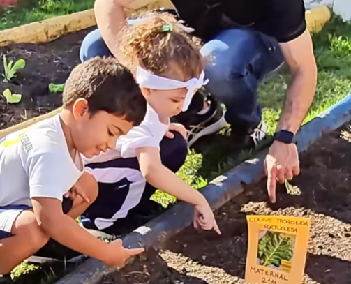 🌎✨ Cuidar do planeta é um ato de amor!