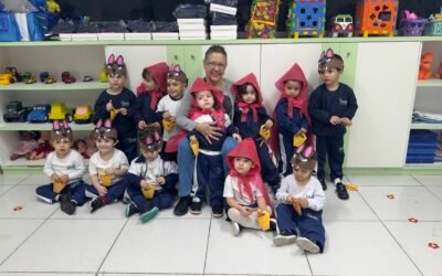 No mês dos avós, a turminha do Maternal I recebeu uma visita pra lá de especial! 👵📚