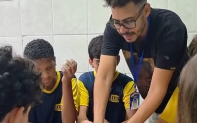 🎨✨ Das mãos à criação, da matéria à arte.