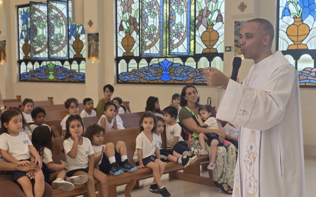 Hoje celebramos aqueles que dedicam a vida ao serviço, ao acolhimento e ao anúncio do Evangelho. 💙🙏